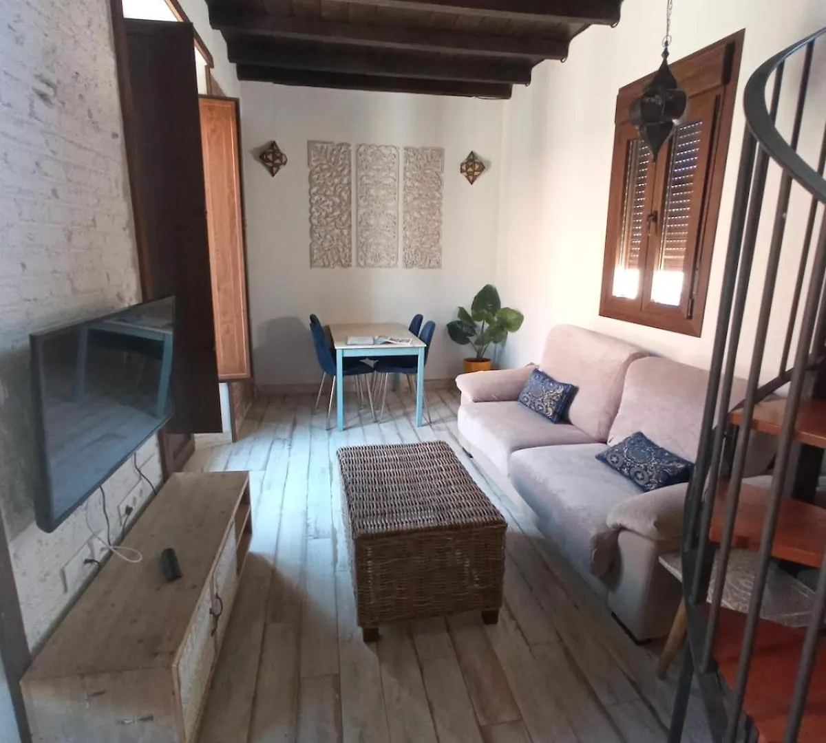 Duplex Con Terraza Y Jacuzzi En Centro Malaga Piso 2C Apartment Spain