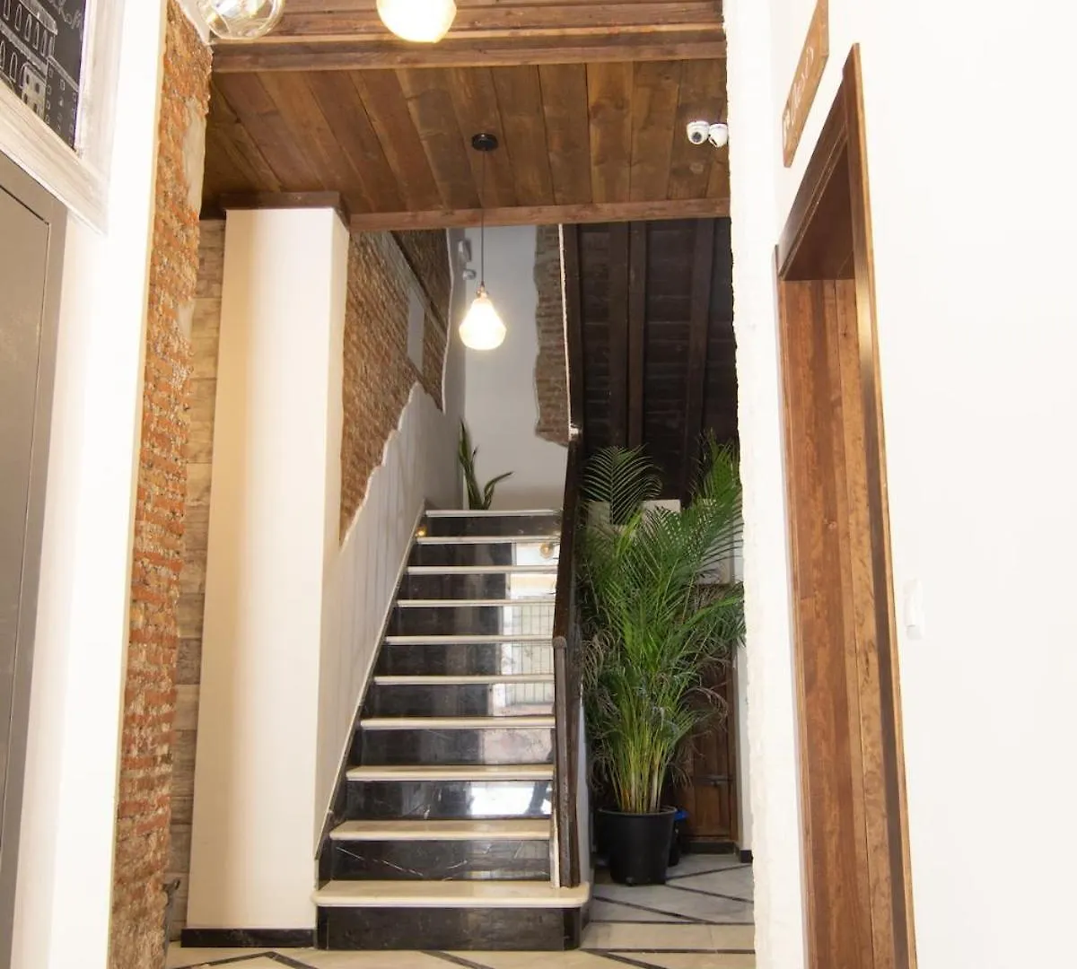 Duplex Con Terraza Y Jacuzzi En Centro Malaga Piso 2C Apartment